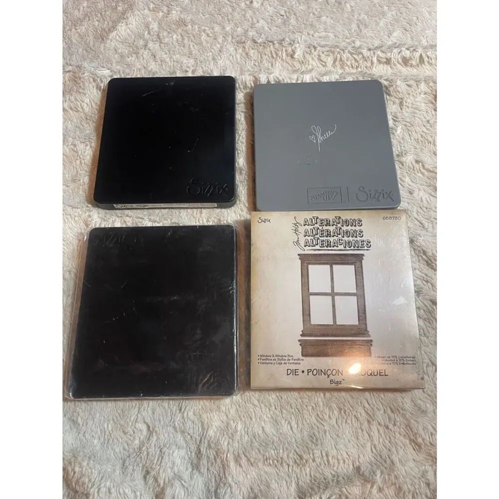 Sizzix Window & Frame Die Set with Black and Gray Plates